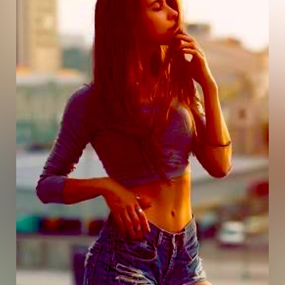 7 FOR ALL MANKIND RIPPED AND DISTRESSED SHORTS! - Picture 2 of 10